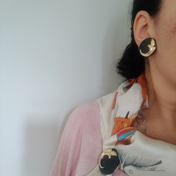 2/$50 Vintage Scarf/ Dress clip and matching earrings - Picture 7 of 12